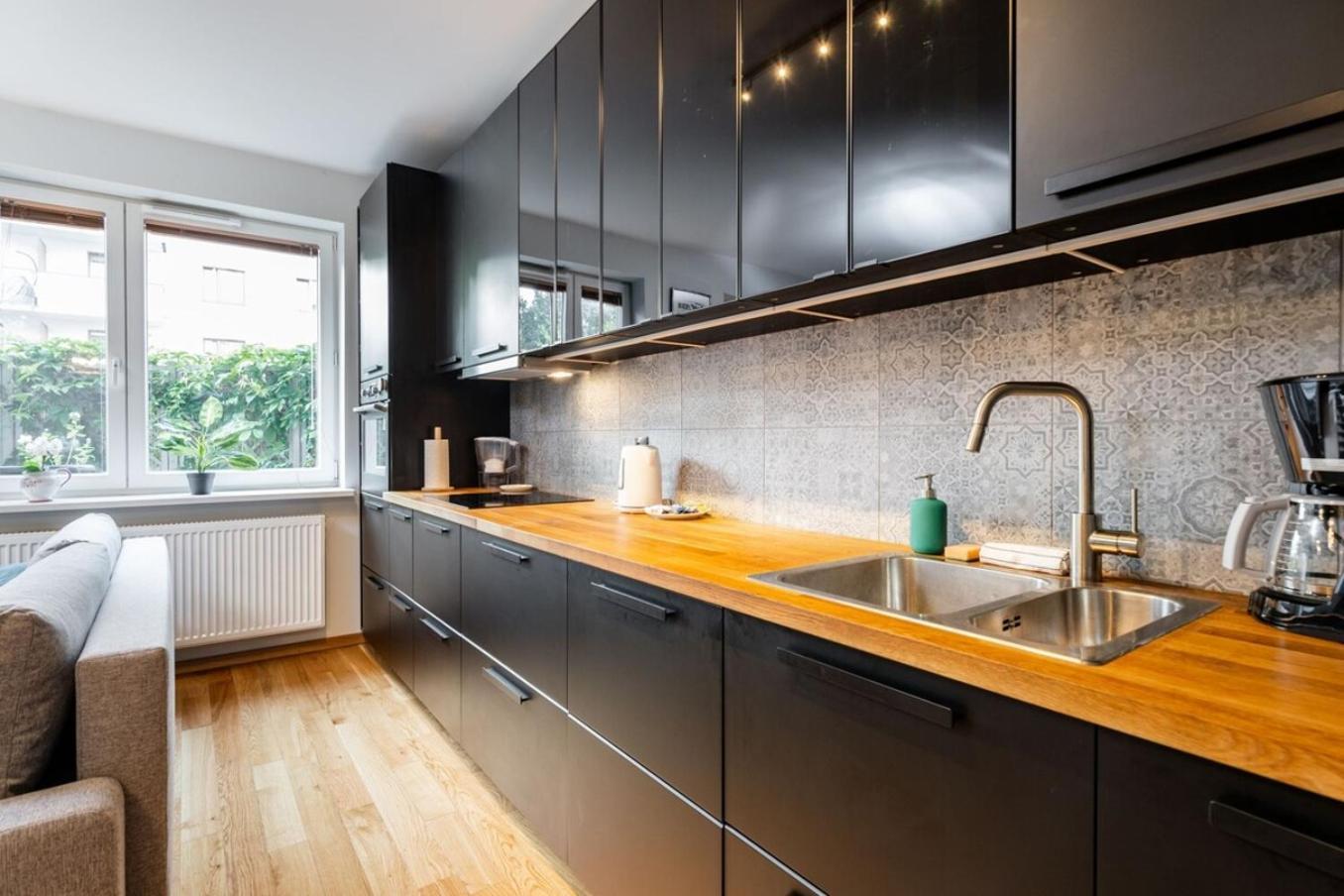 Modern 70m With Private Garden Metro Apartment Warsaw