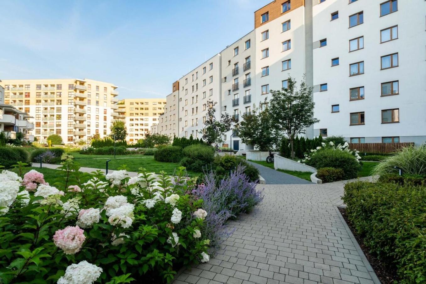 Apartment Modern 70m With Private Garden Metro Warschau